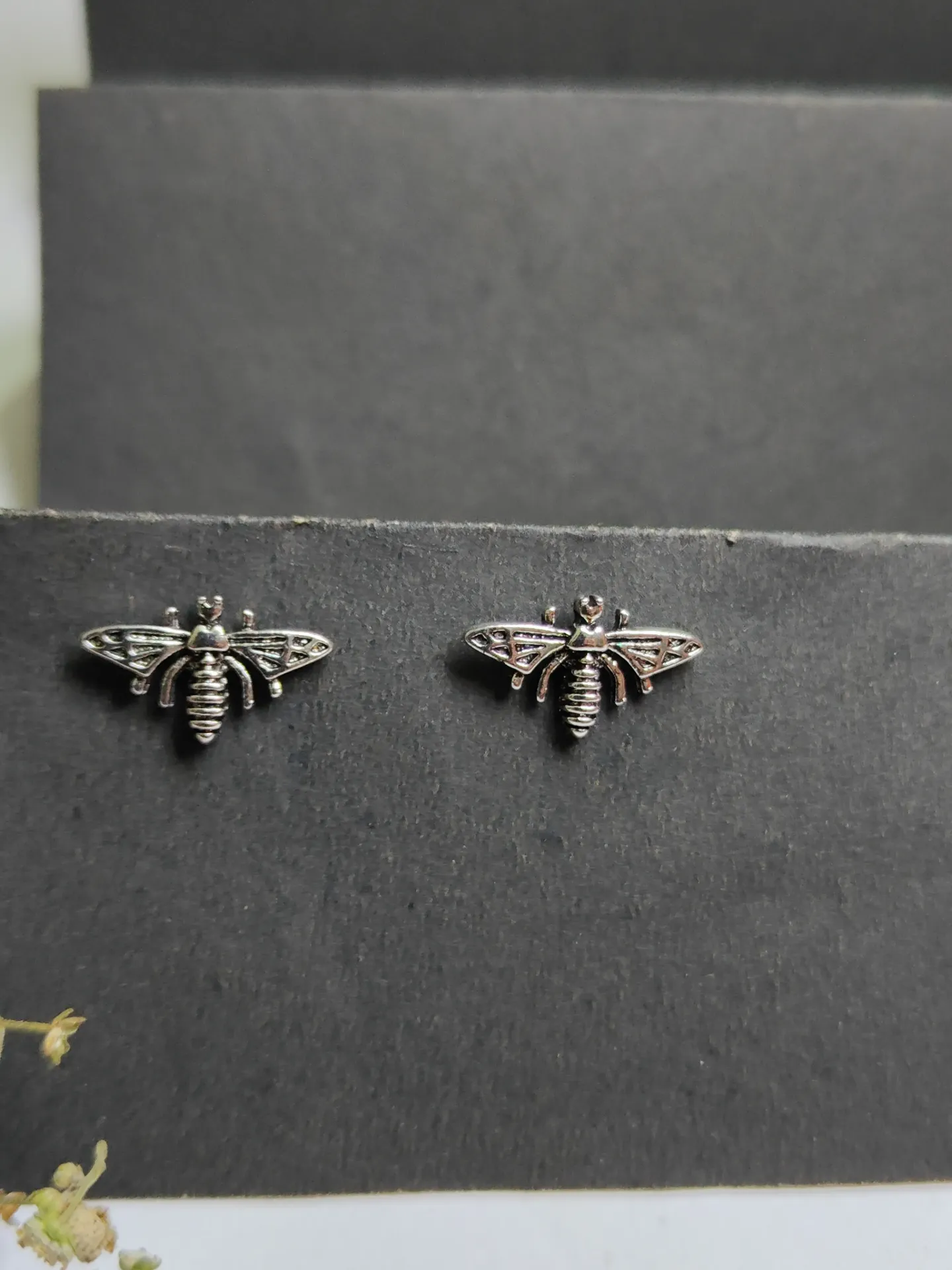 Aesthetic earrings for funky look