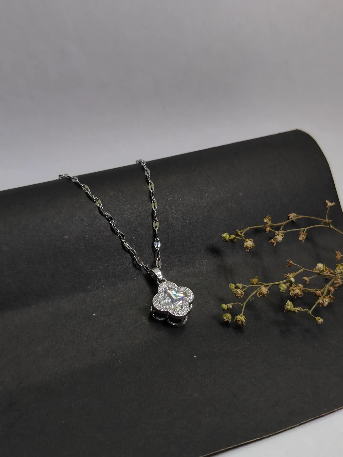 New shape nacklace for every mood